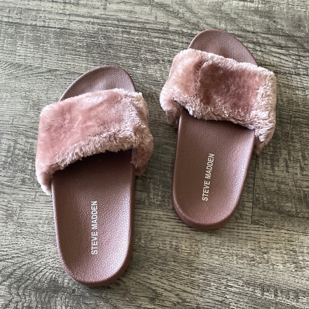 Steve Madden Slides
